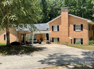 4049 Puetts Chapel Rd, Dallas, NC 28034