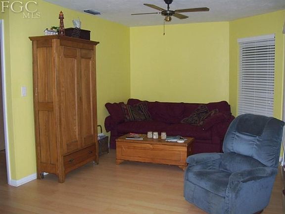 5th image of 915 San Carlos Dr