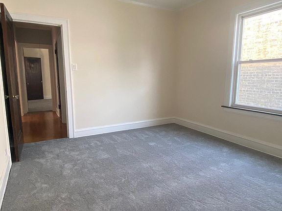 5th image of 2539 W Coyle Ave