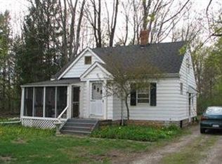 7146 McKenzie Rd, Olmsted Falls, OH 44138