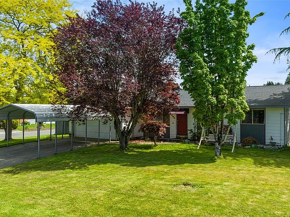 3rd image of 5725 64th Avenue NE
