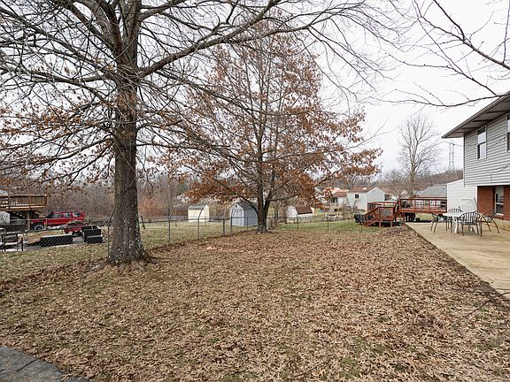 3rd image of 160 Meadow Hill Dr