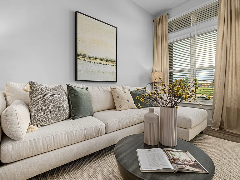 Altitude Raleigh Apartments — Photo 9