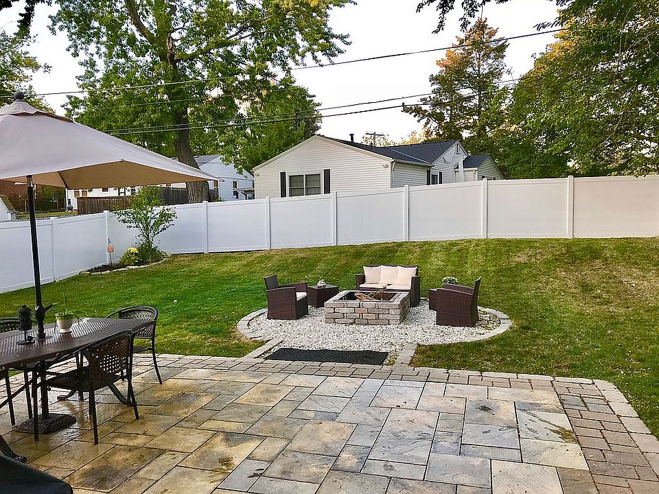NEW PATIO,FIREPIT,FENCE