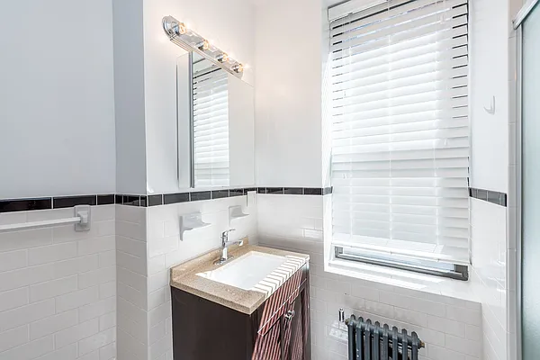 Rented by Nooklyn NYC LLC | media 21