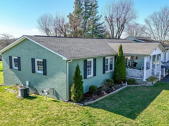 4th image of 1539 Wyan Rd