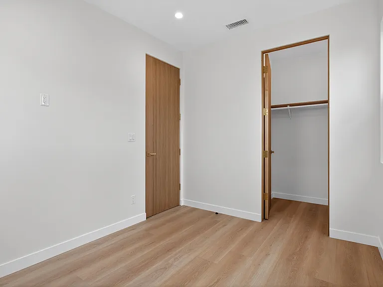 17501 Los Alimos St #10809 — Photo 7