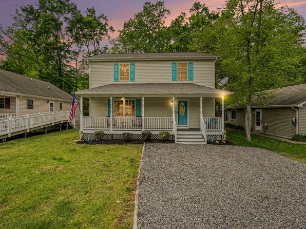 227 12th St, Colonial Beach, VA 22443