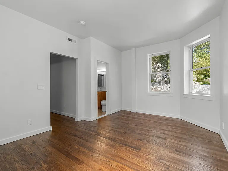 925 Elm St #1 — Photo 15