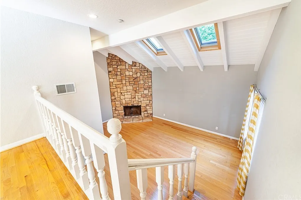 3 bed, 2.5 bath, 1538 sqft, $4,750 — Photo 1
