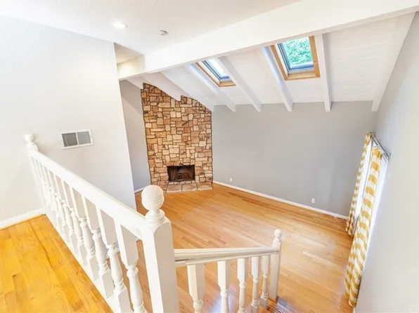 2421 Vanderbilt Ln, Redondo Beach, CA 90278