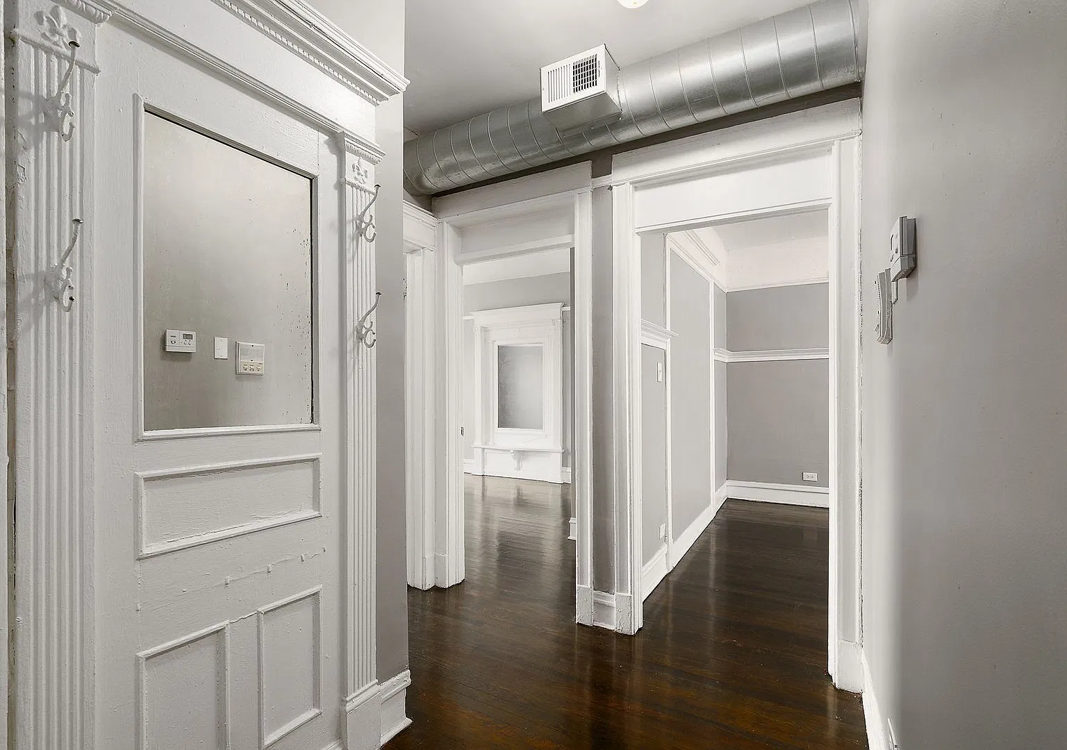 2 bed, 950 sqft, $1,500 — Photo 2