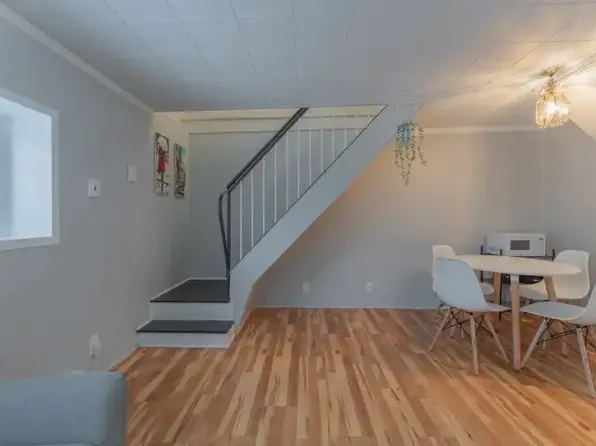 23 3rd Ave #1A, Kingston, ON K7K 2J4
