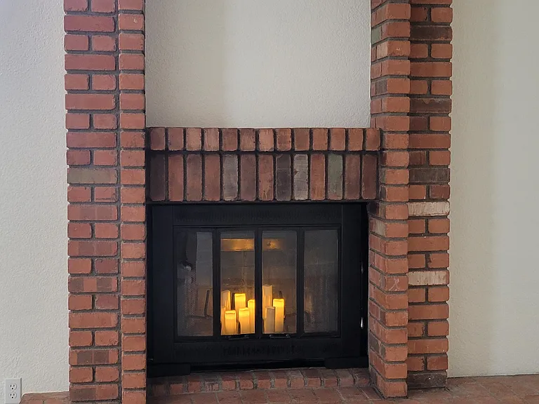 323 W Olive Ave — Photo 5