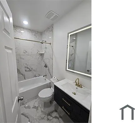 468 N Farson St — Photo 3
