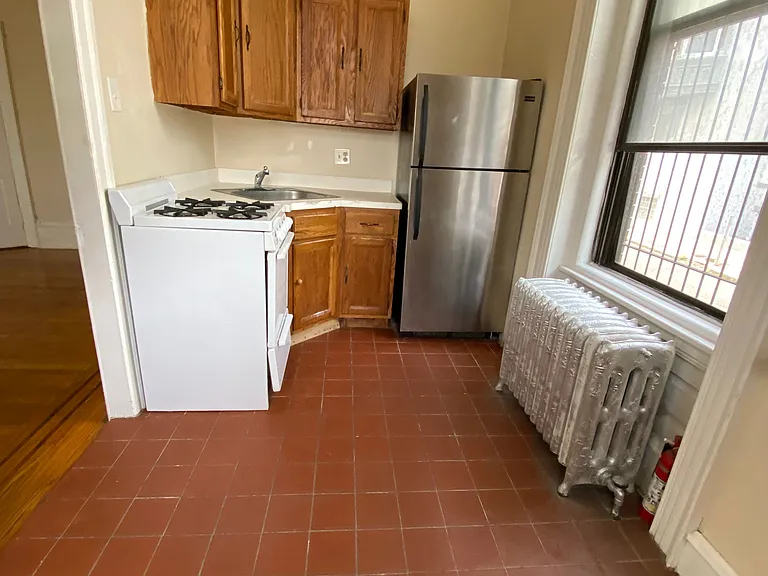 310 N 33rd St #1F — Photo 6