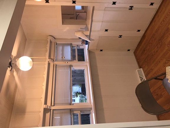 3rd image of 28 Holcomb St