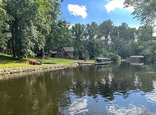 4691 Cornwell Ln, Whitmore Lake, MI 48189