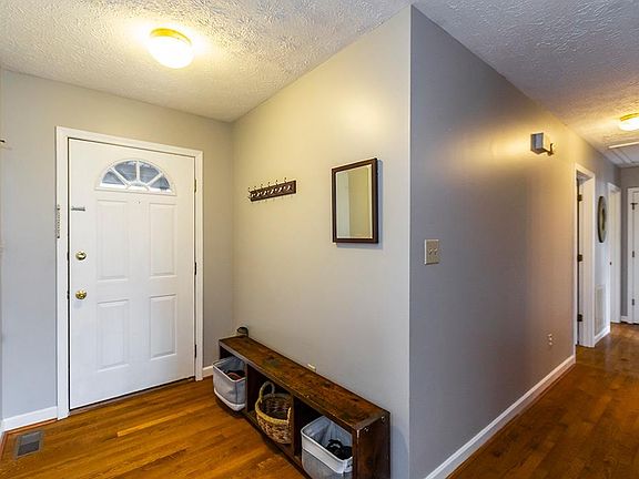 5th image of 693 Dardanelles Dr