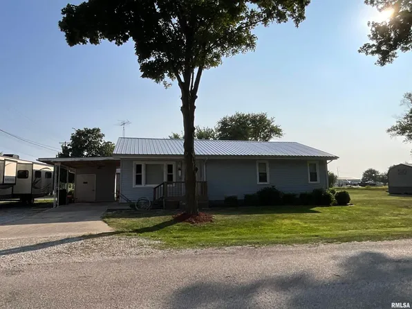301 W Jackson Ave, Farina, IL 62838