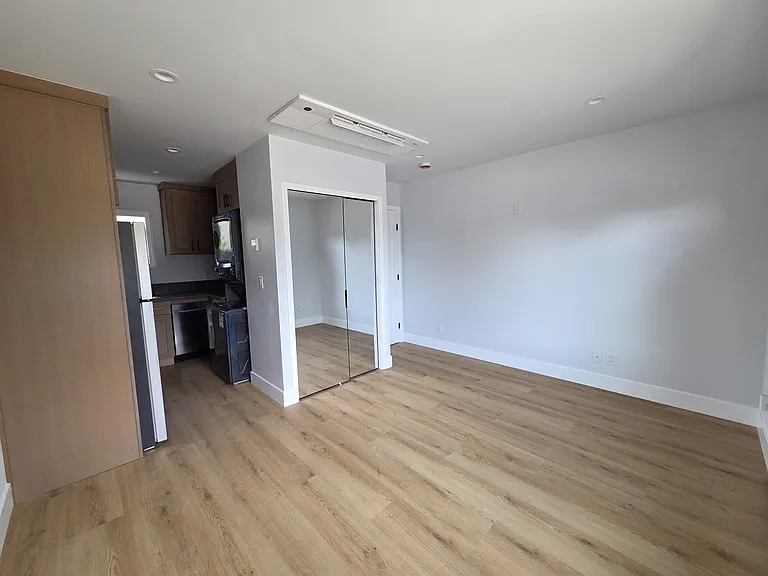 1500 S Glendale Ave #4 — Photo 4