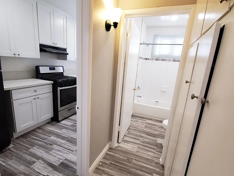 1306 N Las Palmas Ave #2 — Photo 4