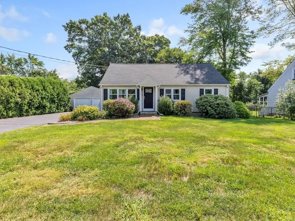 208 School St, Agawam, MA 01001
