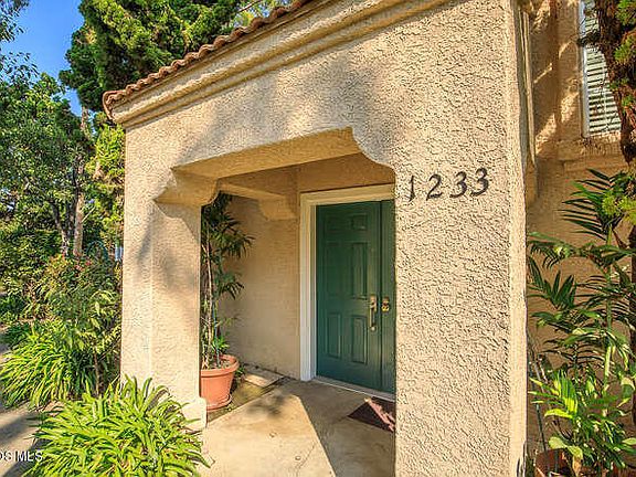 2nd image of 1233 Jamaica Ln