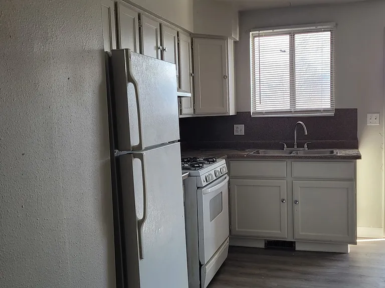 Jordanaire Apartments — Photo 17