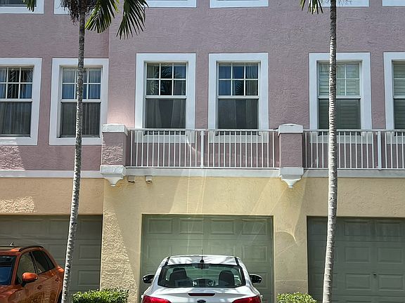 One car garage with driveway