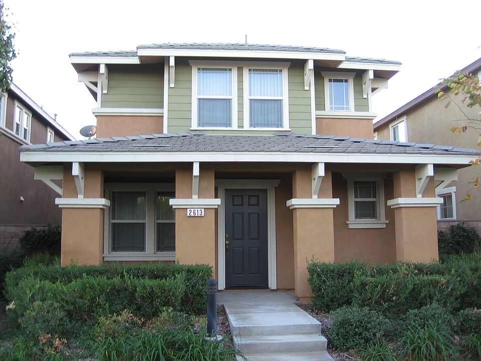 2nd image of 2613 Bellevue Way