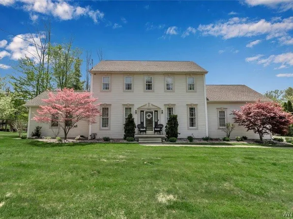 4613 Salisbury Pl, Hamburg, NY 14075