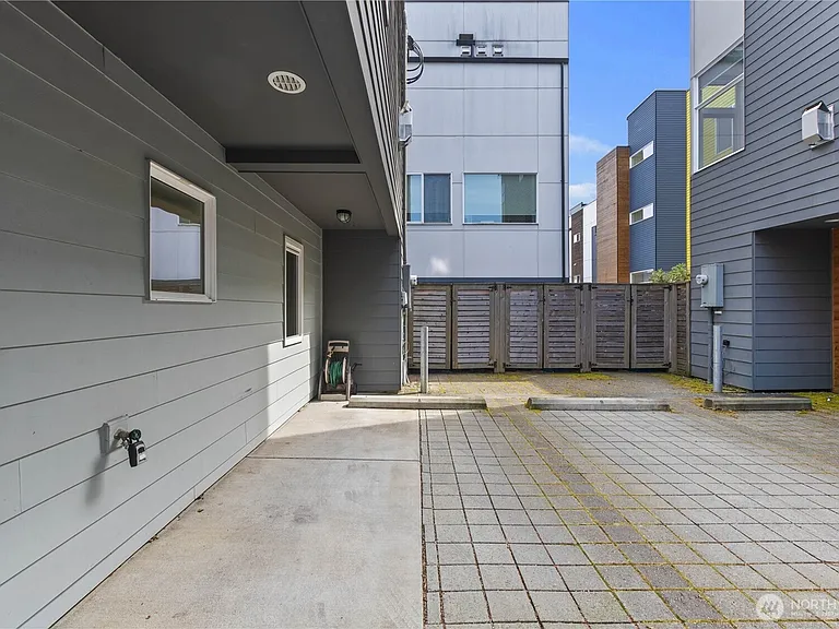 6735A Alonzo Ave NW — Photo 22