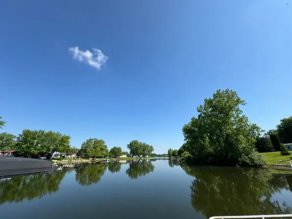 380 Lane 101 Long Beach Lk, Fremont, IN 46737