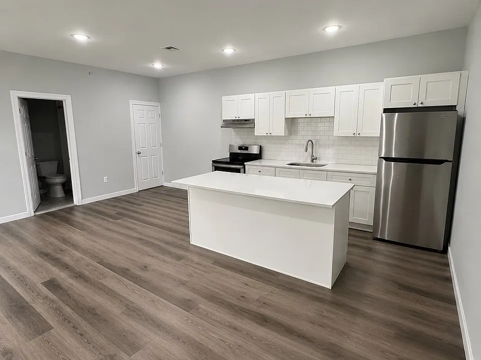 207 Governor St #1