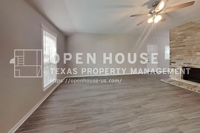 3 bed, 2.0 bath, 1808 sqft, $1,950 — Photo 4
