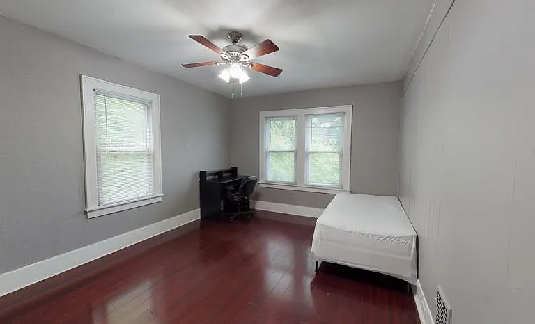 1406 E Genesee St — Photo 11