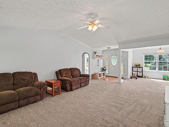 5th image of 3476 Winter Holly Dr