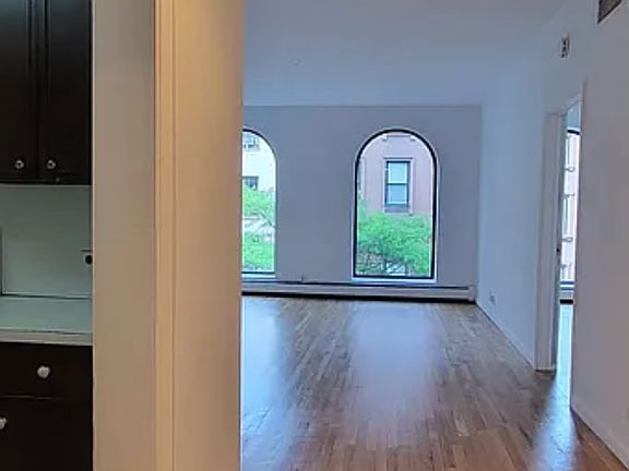 4th image of 112 E 36th St #3