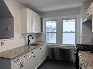 39 Adams St FLOOR 2, Poughkeepsie, NY 12601