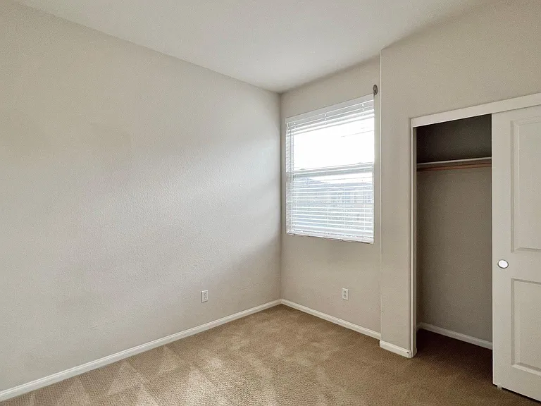 2674 Rawhide Ln — Photo 31