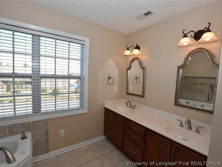 60 Scranton Ct — Photo 21