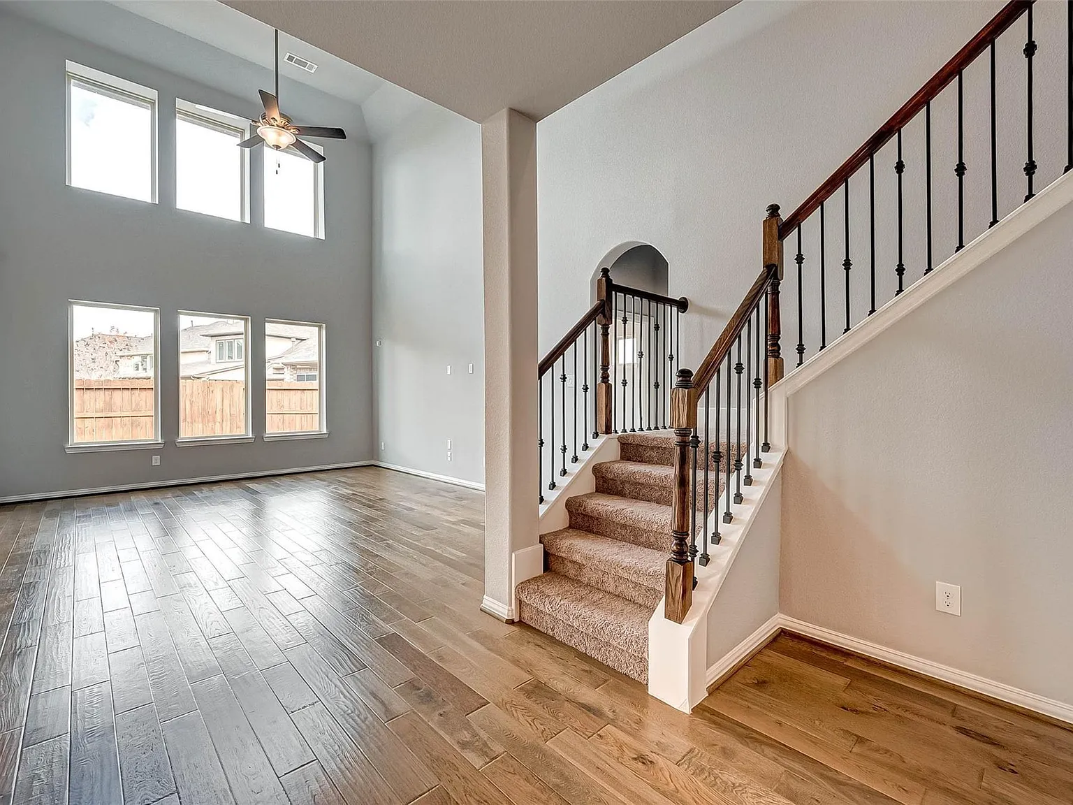 4 bed, 3.5 bath, 2996 sqft, $3,045 — Photo 4
