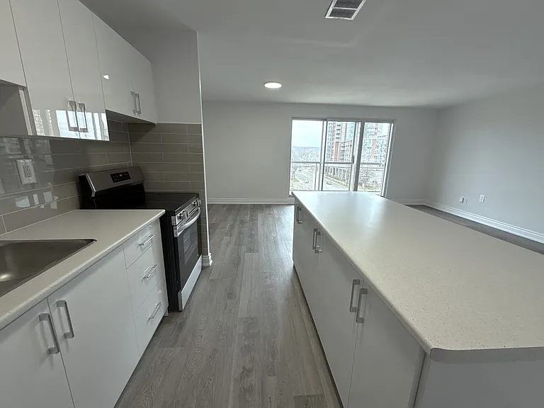 480 Maple Ave — Photo 13