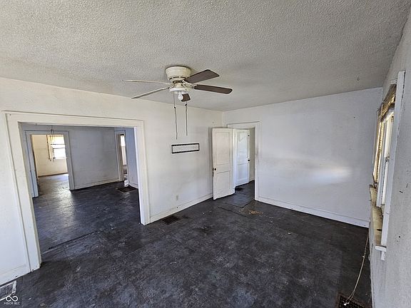 5th image of 415 W 31st St