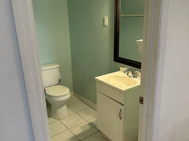 324 S Segrave St #1 — Photo 7