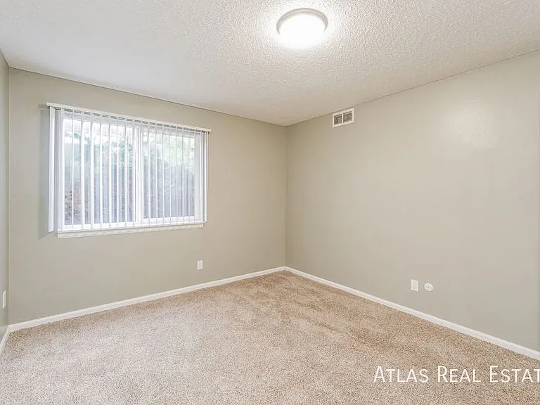 2610/2614 E Fountain Boulevard — Photo 10