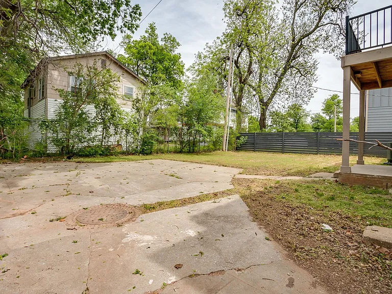 1209 NW 11th St — Photo 55
