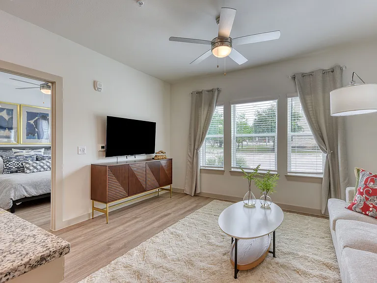 Alamo Residences at Spurs Lane — Photo 14