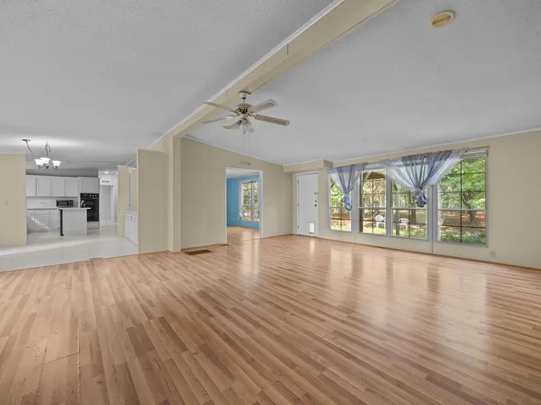 415 Wire Rd, Bunnlevel, NC 28323